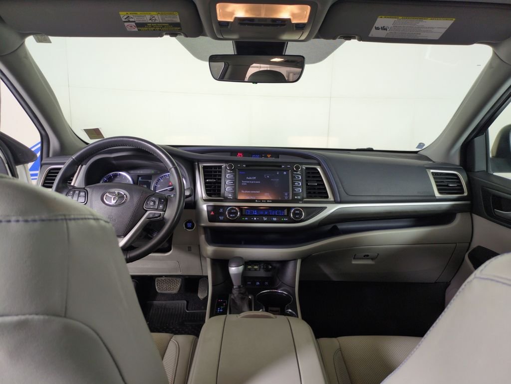 Used 2019 Blizzard Pearl Toyota Limited image 15