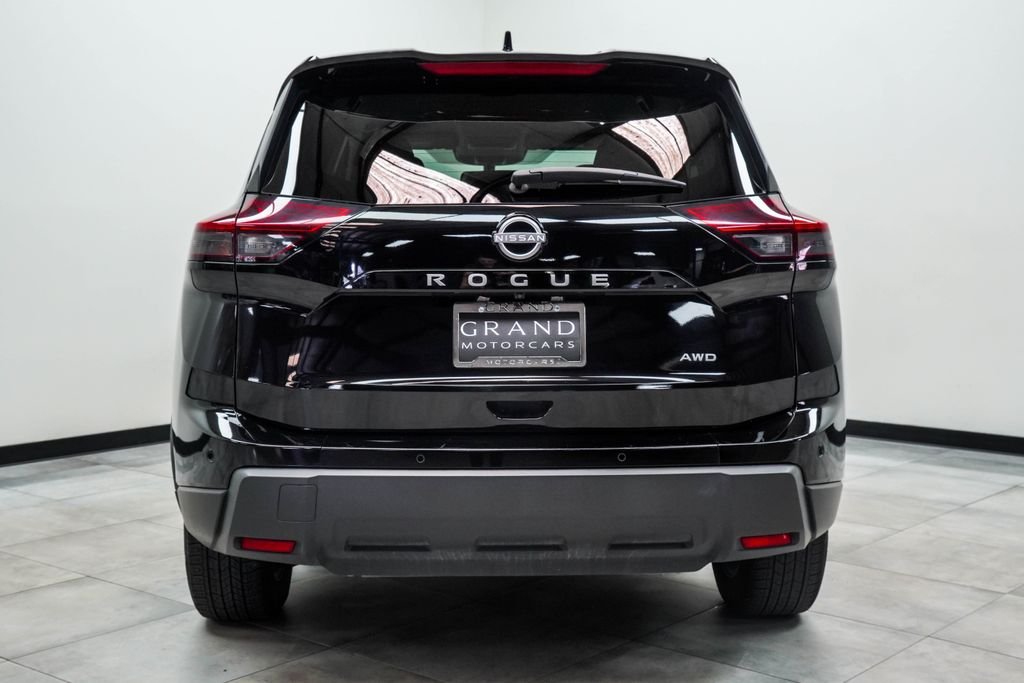 Used 2025 Black Nissan SV image 11