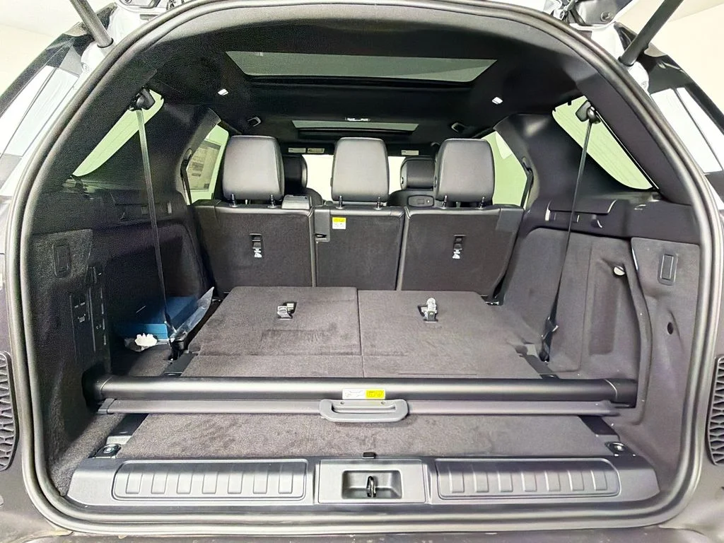 New 2026 Fuji White Land Rover S image 28