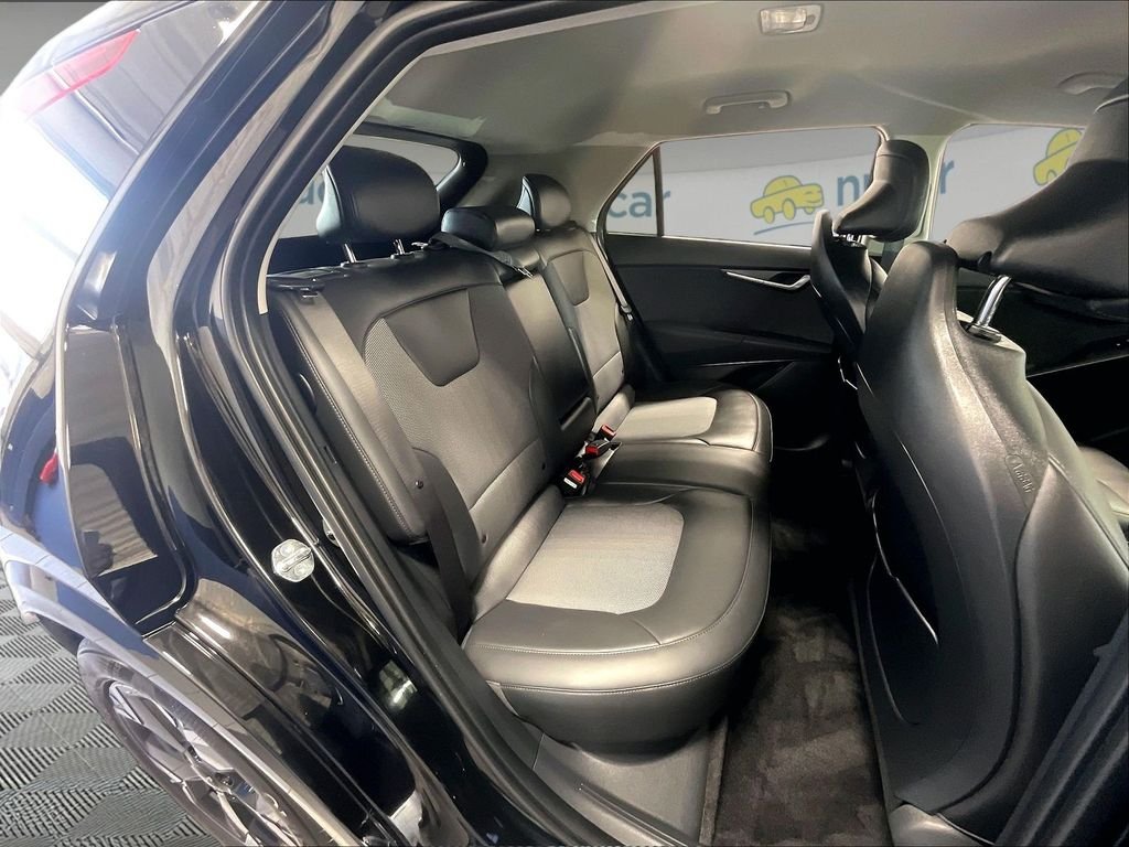 Used 2025 Black Kia Wind image 16