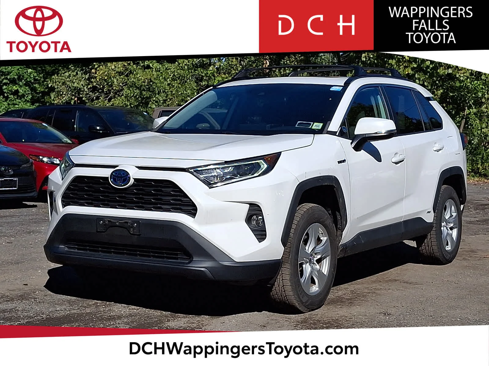 Used 2019 Super White Toyota Hybrid XLE image 1