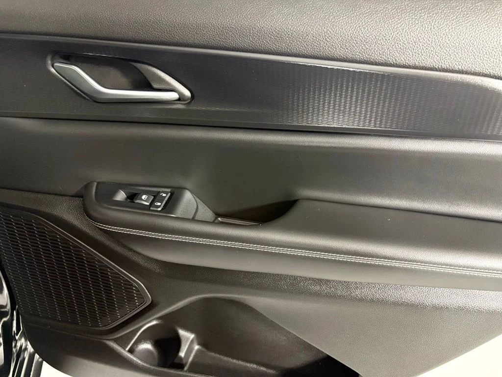 Used 2023 Black Jeep Altitude image 15