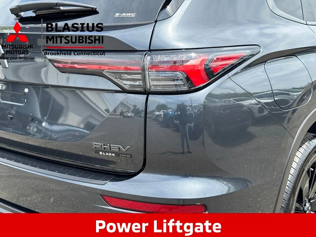 New 2026 Gray Mitsubishi SEL image 10