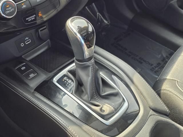 Used 2019  Nissan SL image 33
