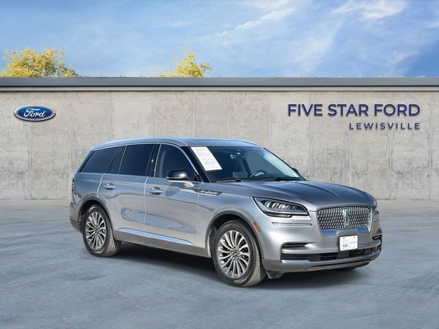 Used 2024 Silver Lincoln Premiere image 1