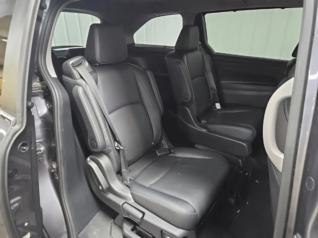 Used 2024 Gray Honda Touring image 17