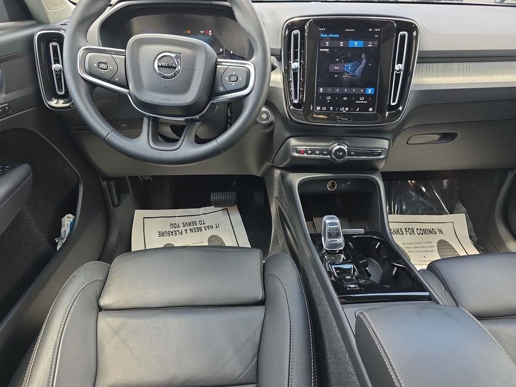 2023 Volvo XC40 Plus - Photo 20