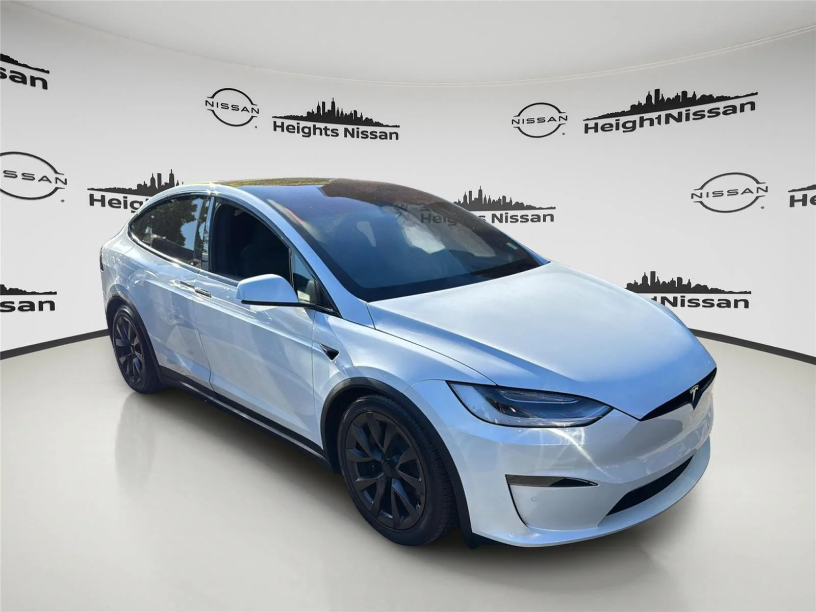 Used 2023 Pearl White Multi-Coat Tesla Plaid image 5