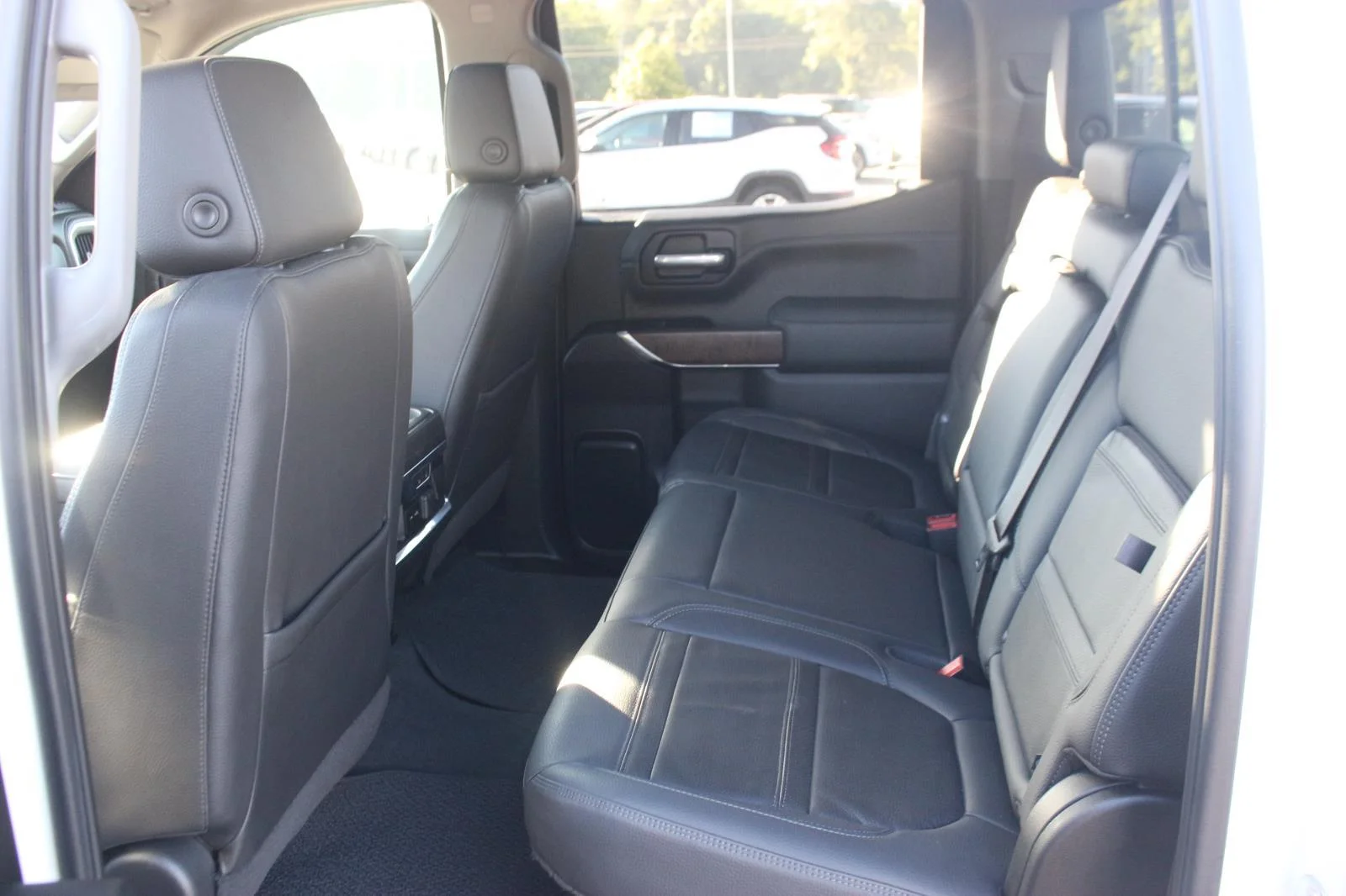 Used 2021 WHITE FROST TRICOAT GMC Denali image 35