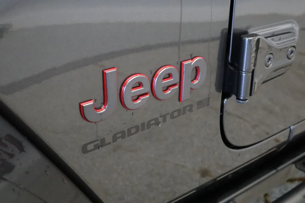 Used 2023 Gray Jeep Rubicon image 13