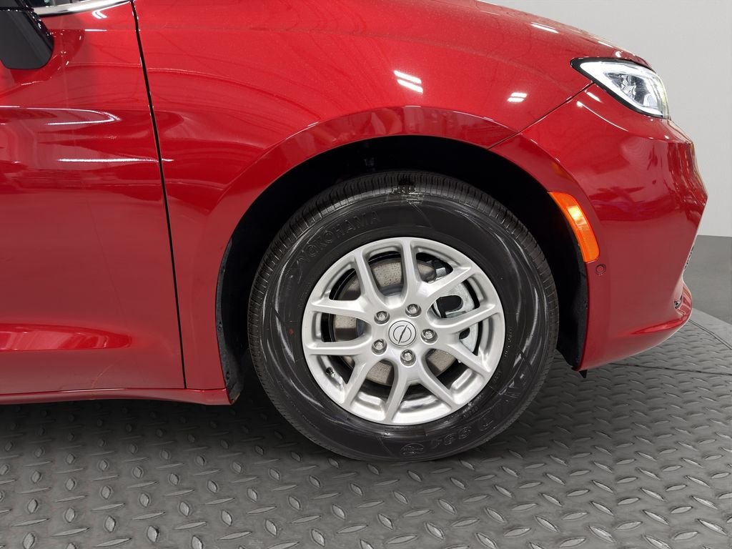 New 2026 Red Hot Pearl-Coat Exterior Paint Chrysler Select image 14