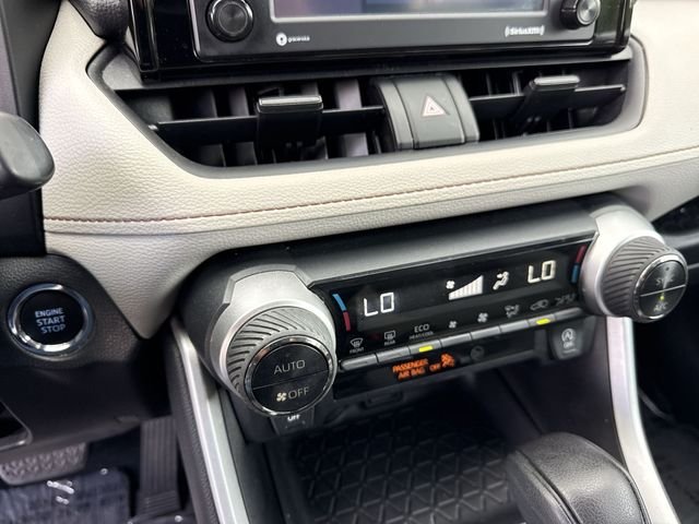 2021 Toyota RAV4 XLE - Photo 19