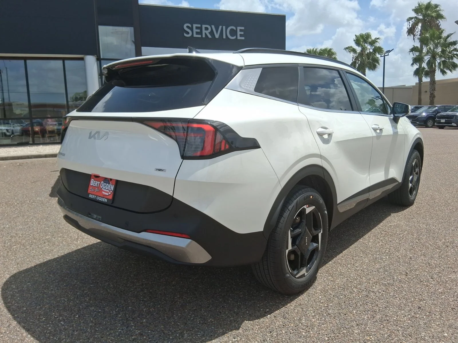 New 2026 White Kia EX image 4