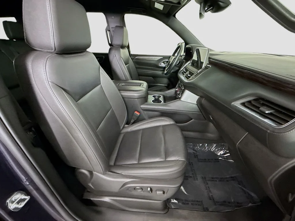 Used 2024 Gray Chevrolet Z71 image 29