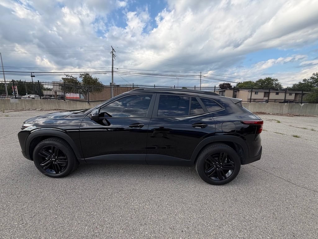 Used 2024 Mosaic Black Metallic Chevrolet ACTIV image 5