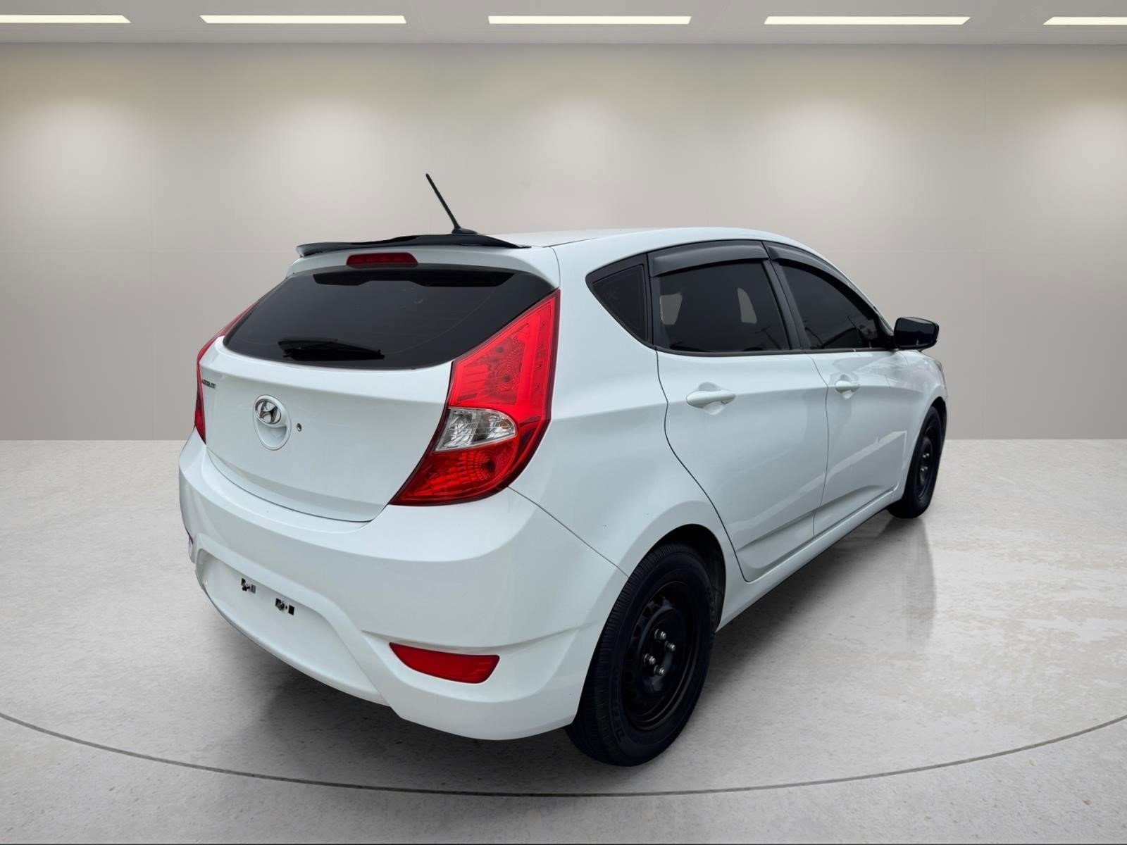 Used 2016 Century White Hyundai SE image 15