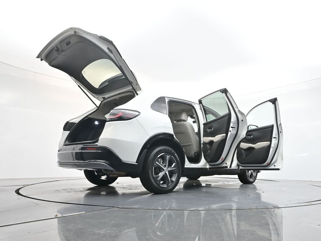 Used 2024 Platinum White Pearl Honda EX-L image 39