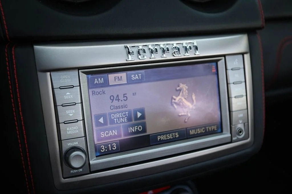 Used 2011 Nero Daytona Ferrari Base image 36