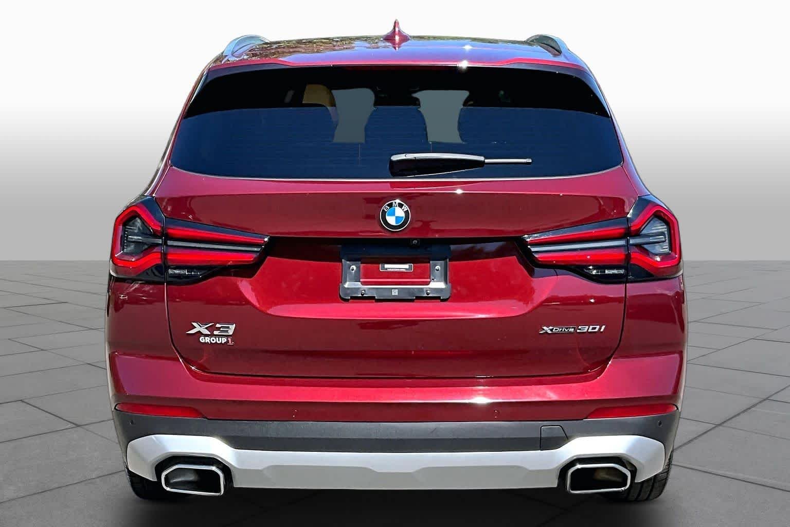 Used 2022 Aventurin Red Metallic BMW xDrive30i image 5