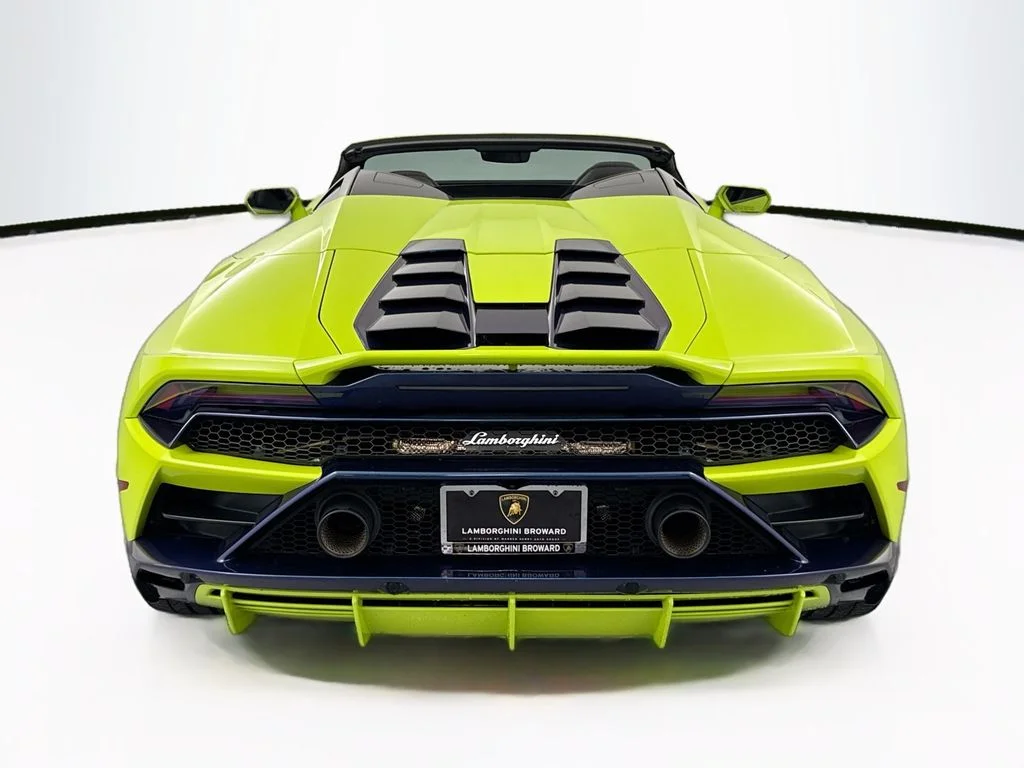 Used 2020  Lamborghini  image 6