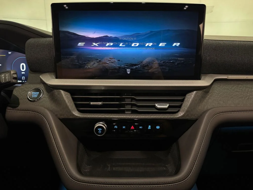 New 2026 Gray Ford Platinum image 10