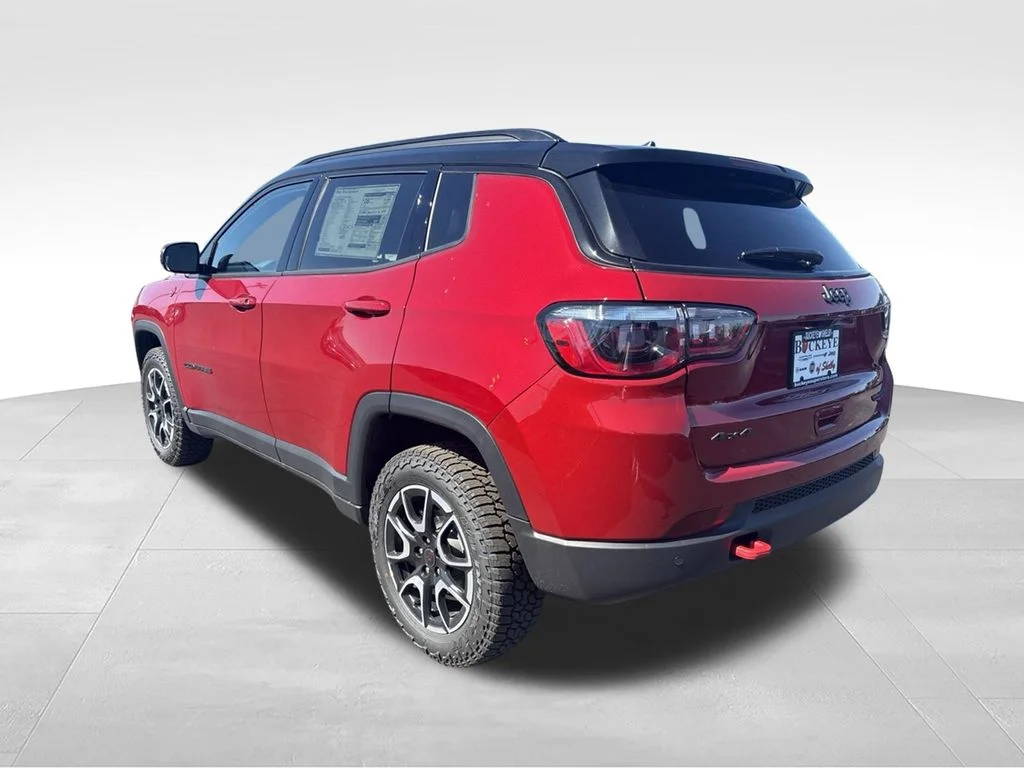 New 2026 Red Hot Pearl-Coat Exterior Paint Jeep Trailhawk image 5