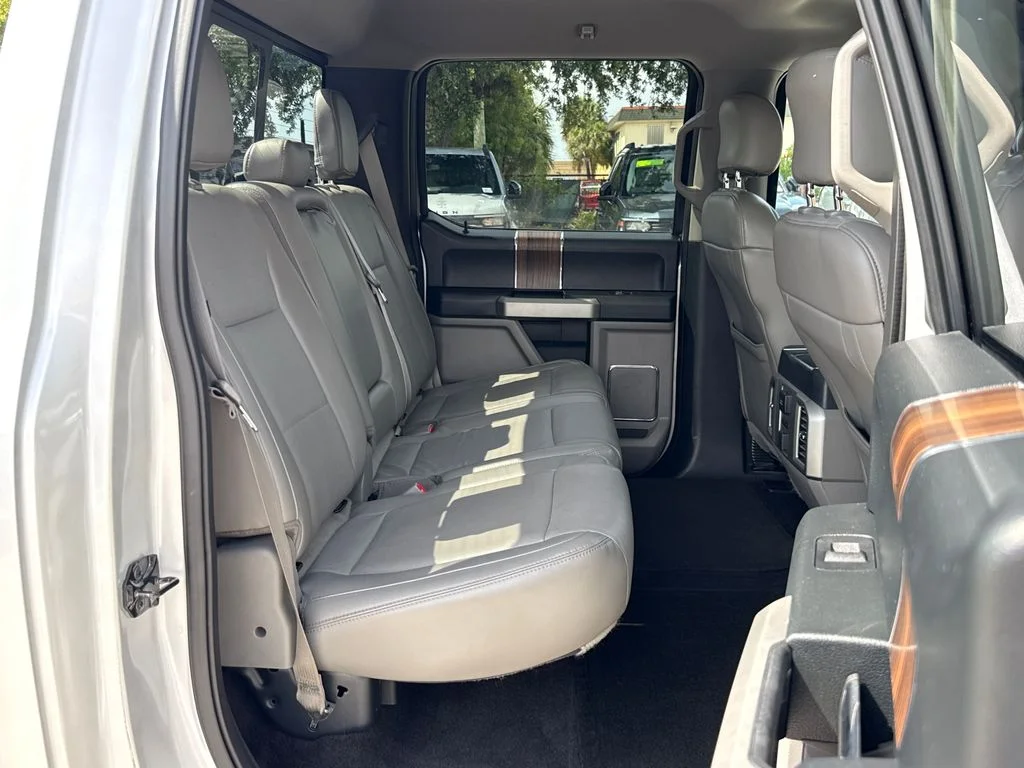 Used 2015 Silver Ford Lariat image 28