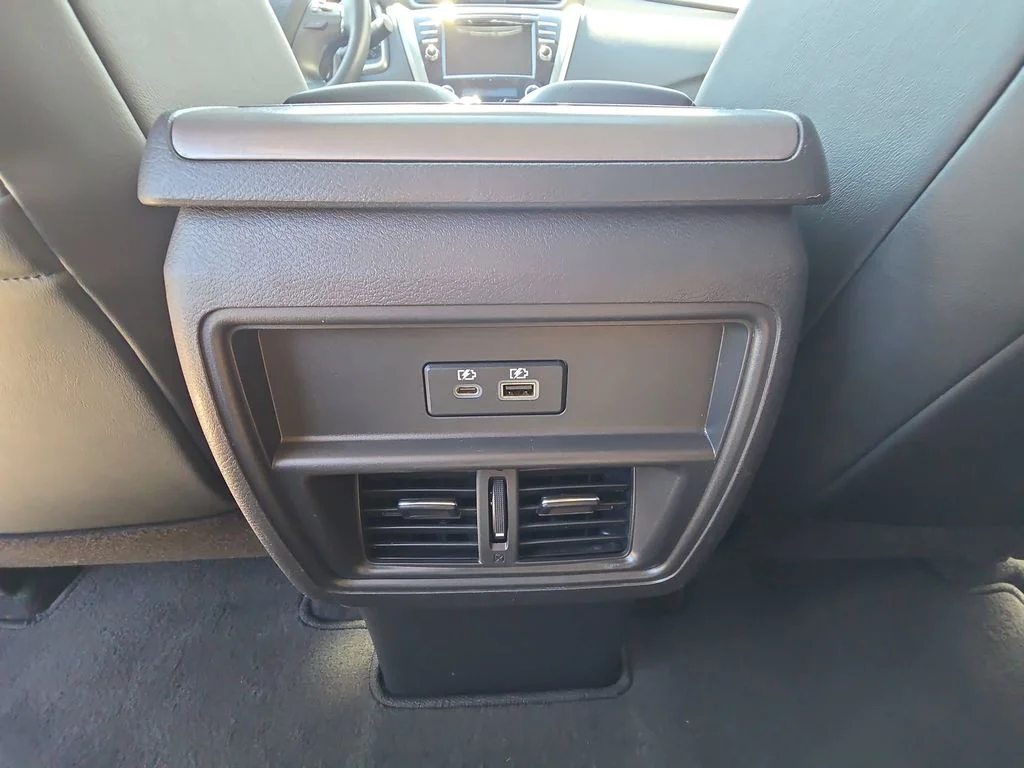 Used 2024  Nissan SV image 22