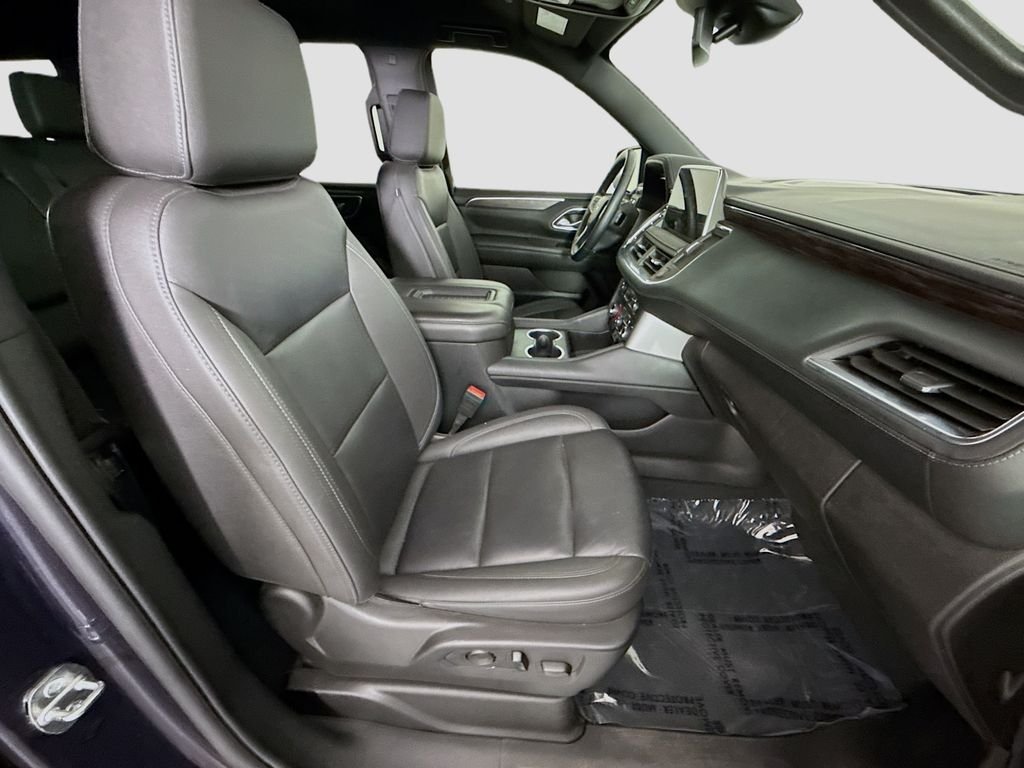Used 2024 Gray Chevrolet Z71 image 29