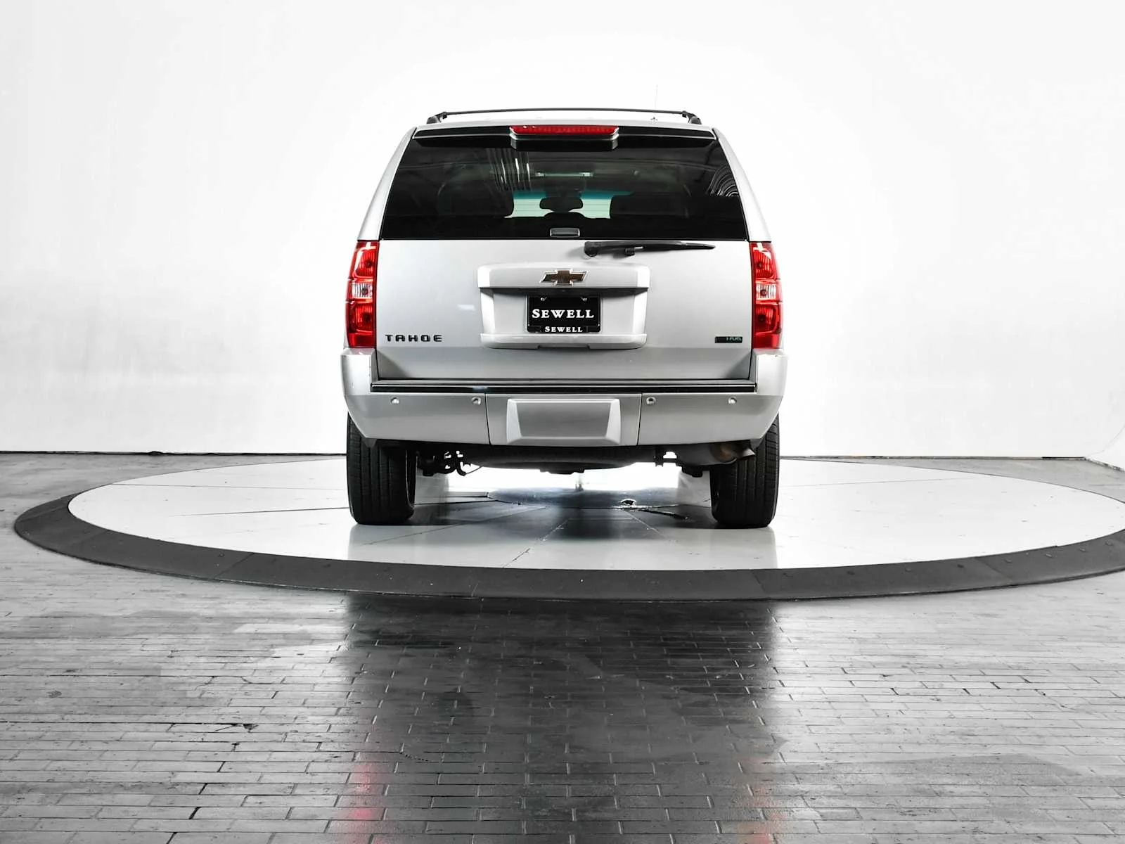 Used 2010 Sheer Silver Metallic Chevrolet LTZ image 5