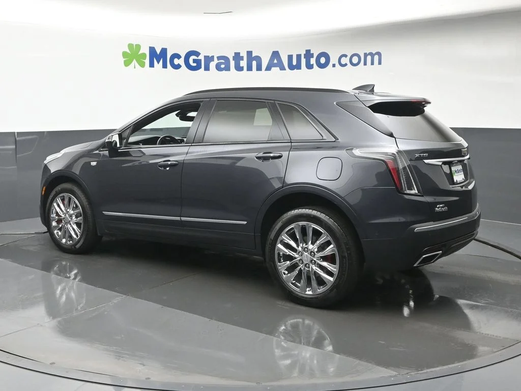 Used 2023 Green Cadillac Sport image 28
