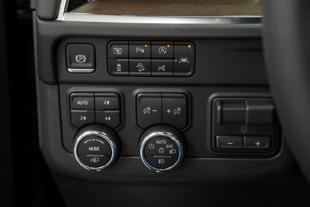 New 2026 Black Chevrolet High Country image 22