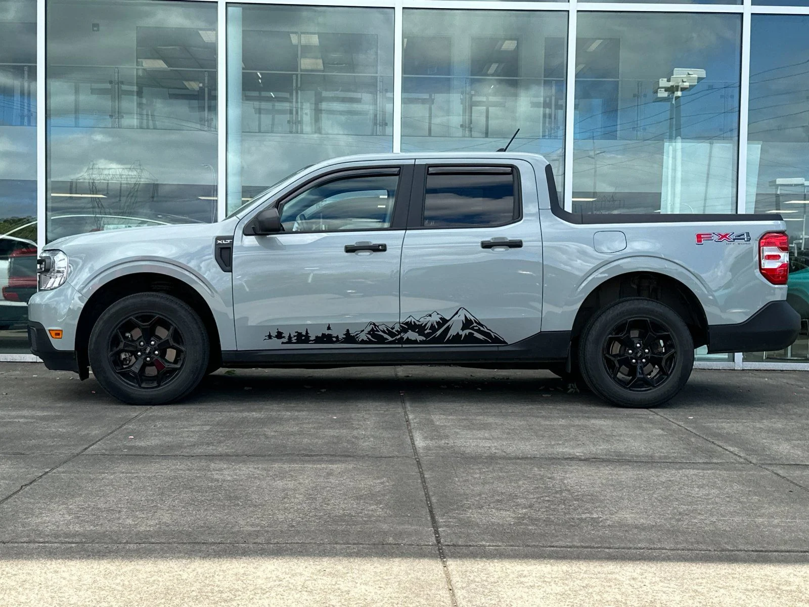 Used 2024 Cactus Ford XLT image 6