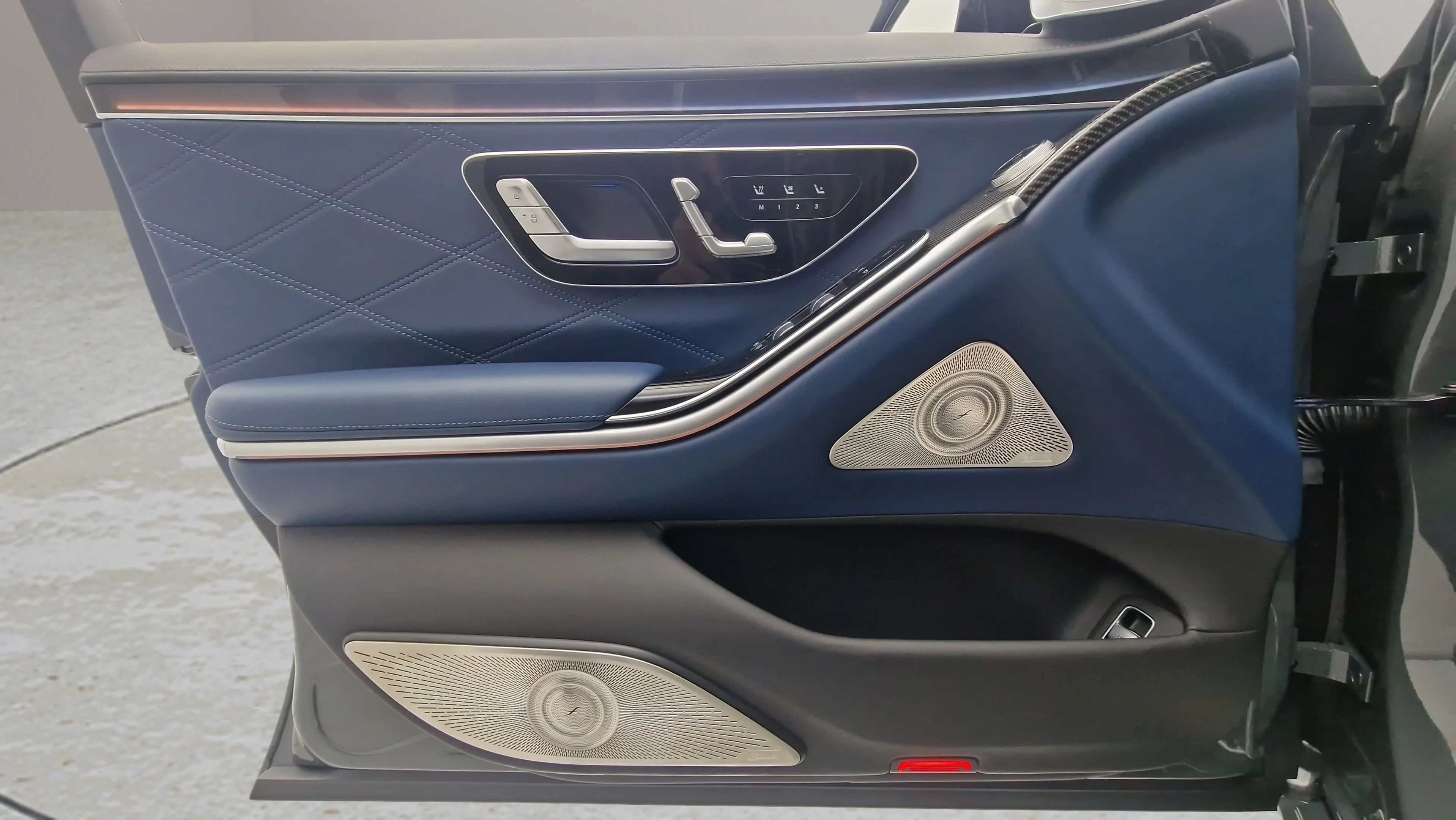 Used 2025  Mercedes-Benz AMG® S 63 E image 14