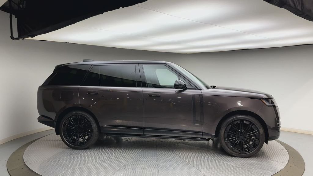 New 2026 Charente Grey LAND ROVER Autobiography image 9