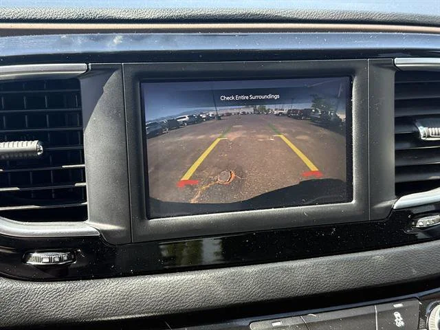 2023 Chrysler Voyager LX - Photo 13