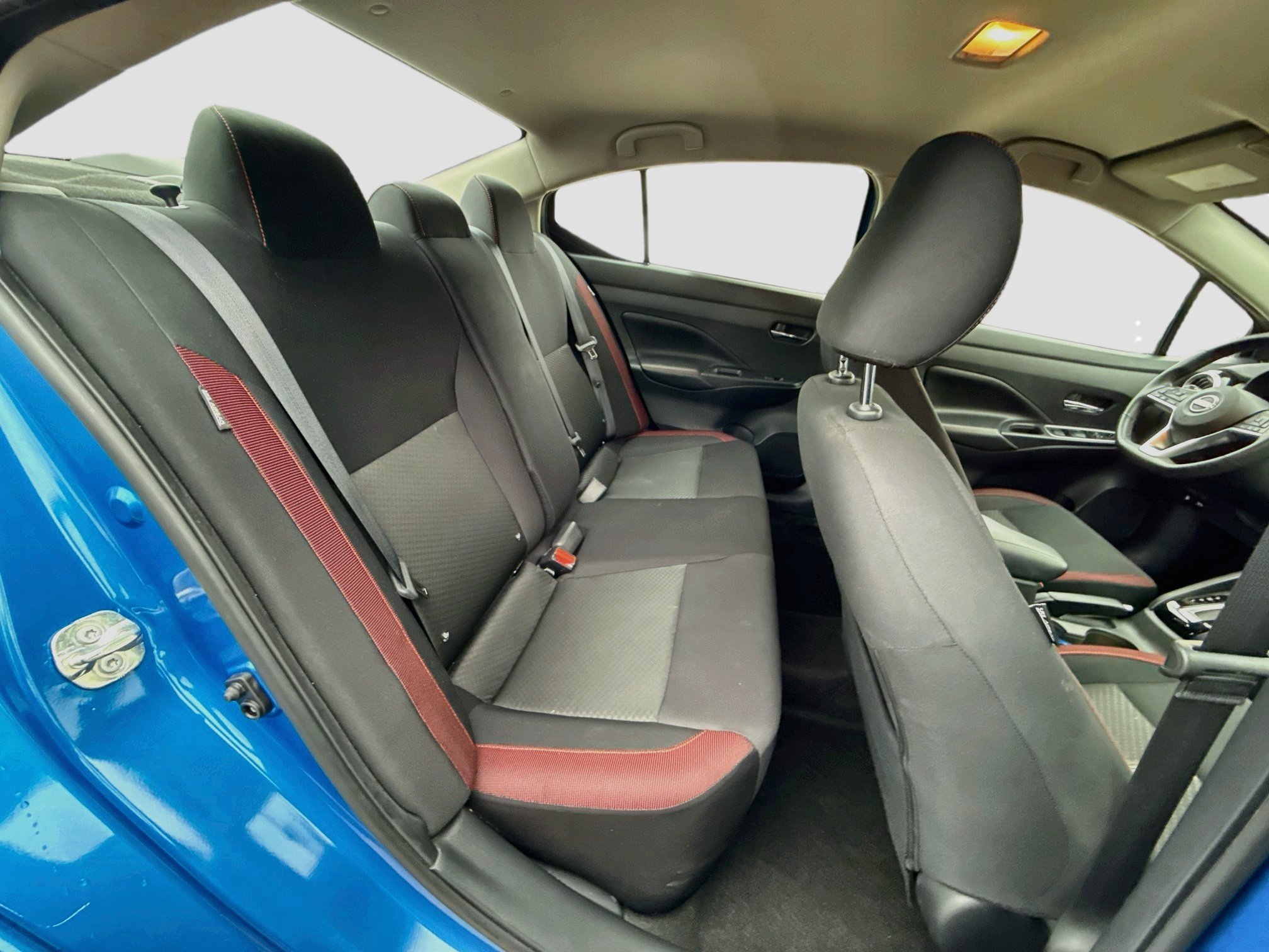 Used 2023 Electric Blue Metallic Nissan SR image 25