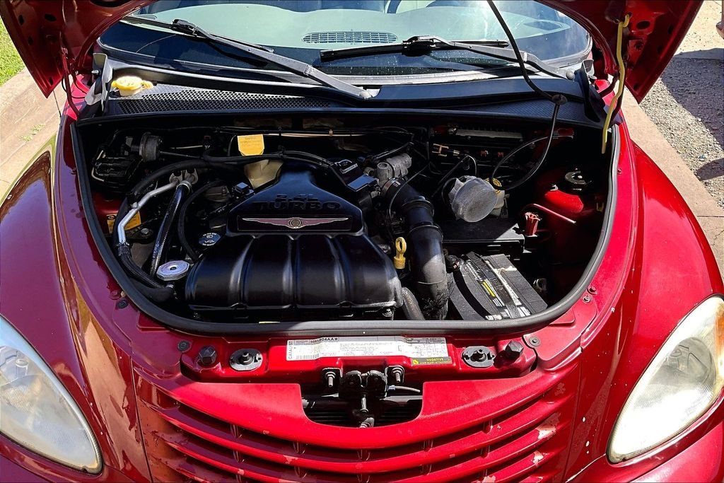 Used 2005 Red Chrysler Touring image 11