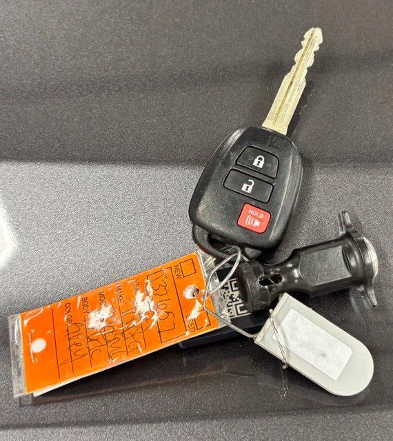 Used 2021 MAGNETIC GRAY MET. Toyota  image 27