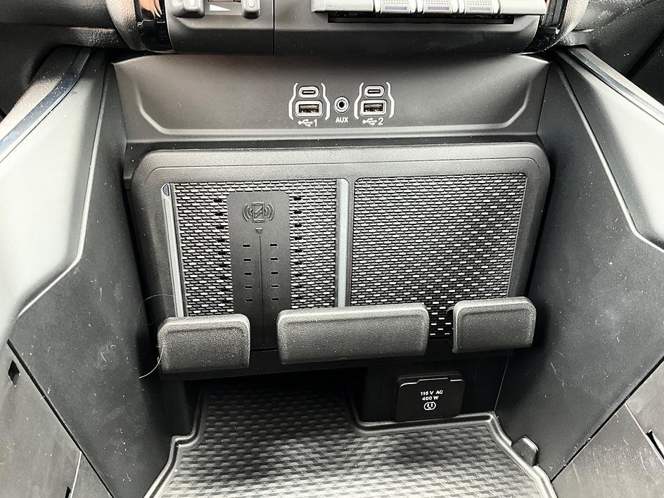 New 2026 Bright White Clear-Coat Exterior Paint RAM Laramie image 28