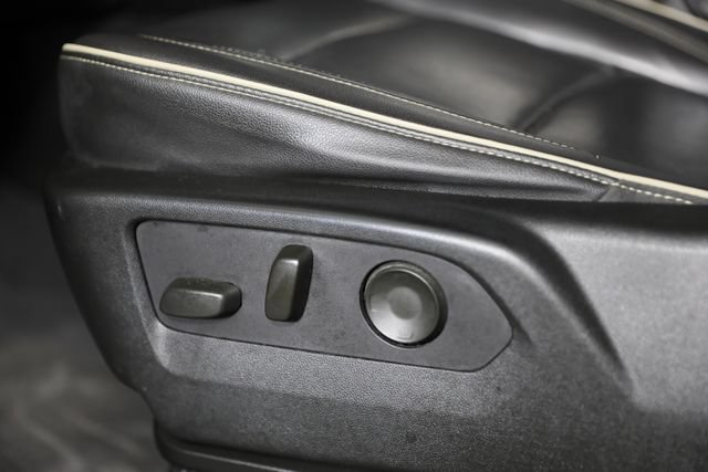 2021 GMC Yukon SLT - Photo 17