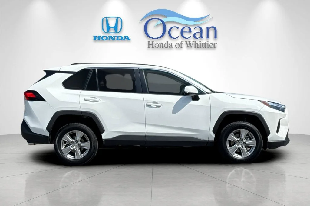 Used 2024 Ice Cap Toyota XLE image 3