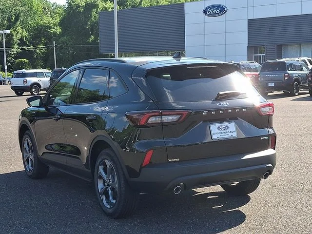 New 2026 Agate Black Metallic Ford ST-Line image 3