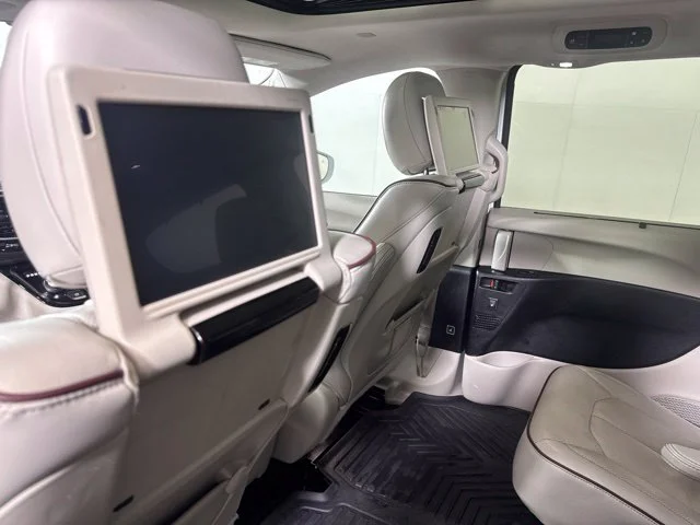 Used 2017 White Chrysler Limited image 13