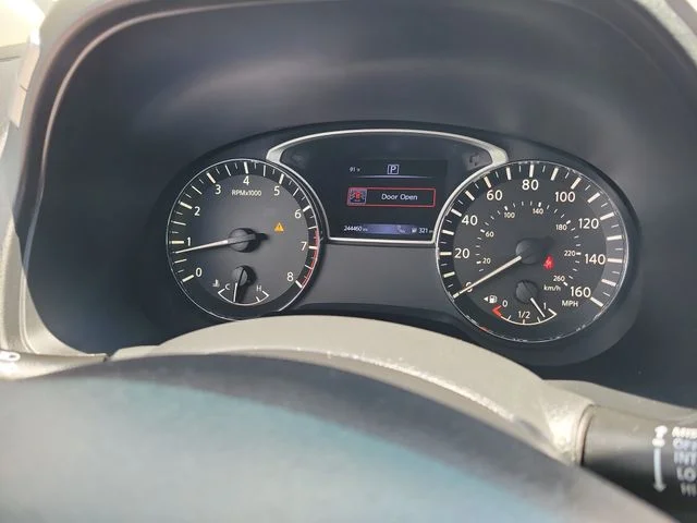 Used 2016 Silver Nissan SL image 25