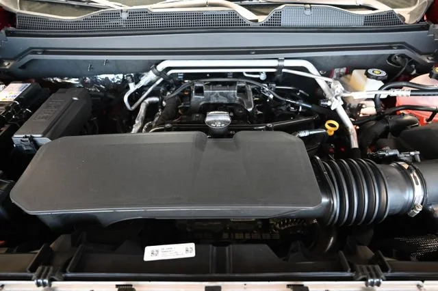 2026 Chevrolet Colorado Z71 - Photo 32