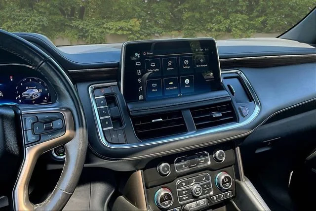 Used 2022 Black Chevrolet High Country image 9