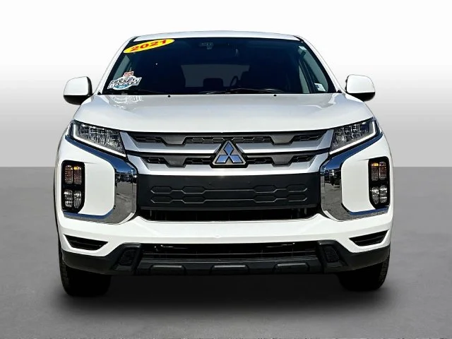 Used 2021 White Mitsubishi 2.0 ES image 2