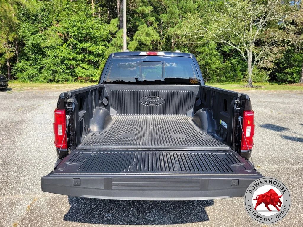 Used 2022 Black Ford XLT image 13