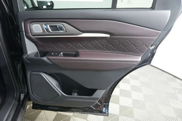 New 2027 Agate Black Metallic Ford Platinum™ image 31